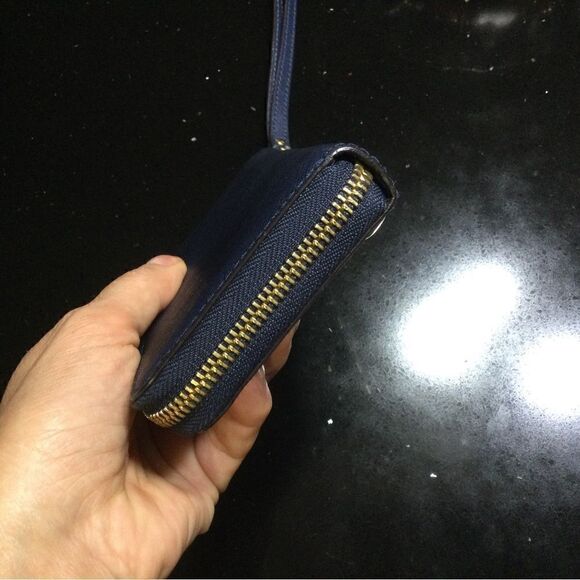 MICHAEL KORS Wristlet  - Picture 9 of 13